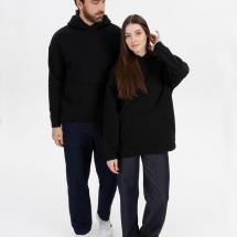 Худи оверсайз унисекс Snuggie, черное / Миниатюра модельного (1000)