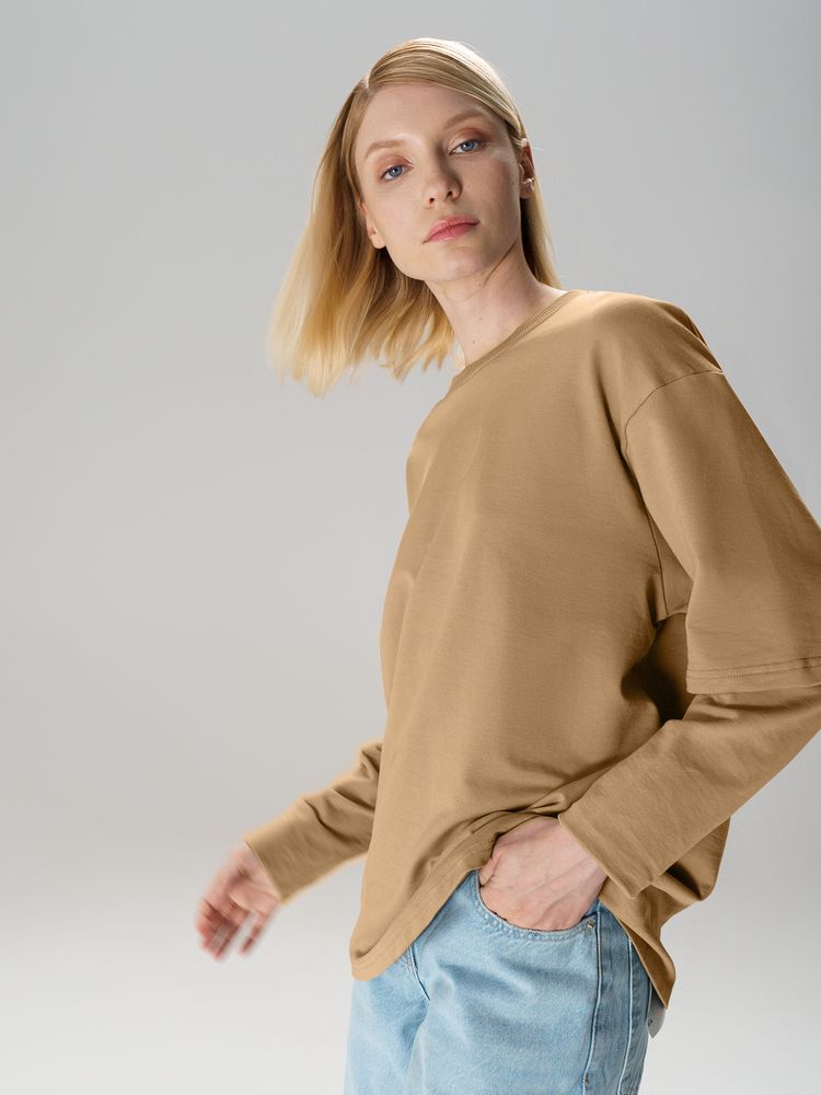 Футболка оверсайз с двойным рукавом Kosmos, бежевая / Миниатюра модельного (1000)