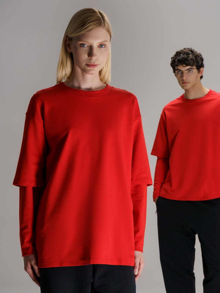 Футболка оверсайз с двойным рукавом Kosmos, красная / Миниатюра модельного (1000)