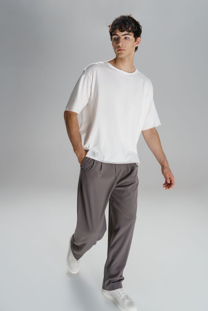 Футболка оверсайз унисекс Vozduh, молочно-белая / Миниатюра модельного (1000)