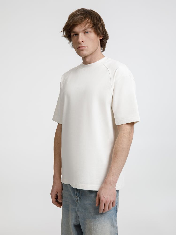 Футболка оверсайз унисекс Sideline, молочно-белая / Миниатюра модельного (1000)