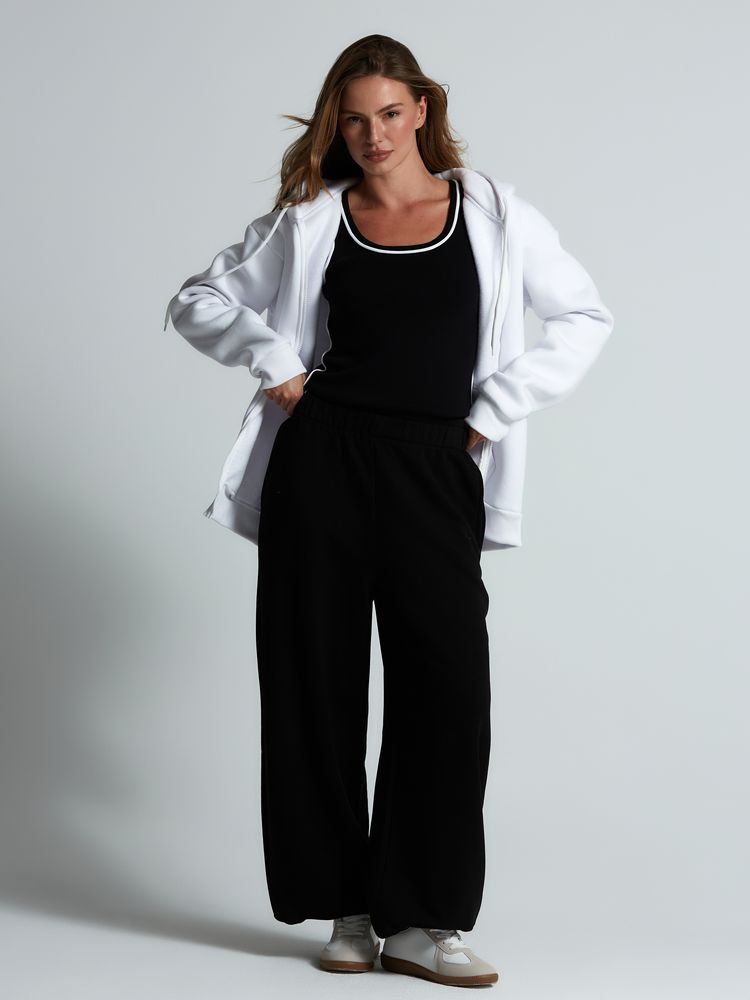 Толстовка унисекс оверсайз Zippy, белая / Миниатюра модельного (1000)