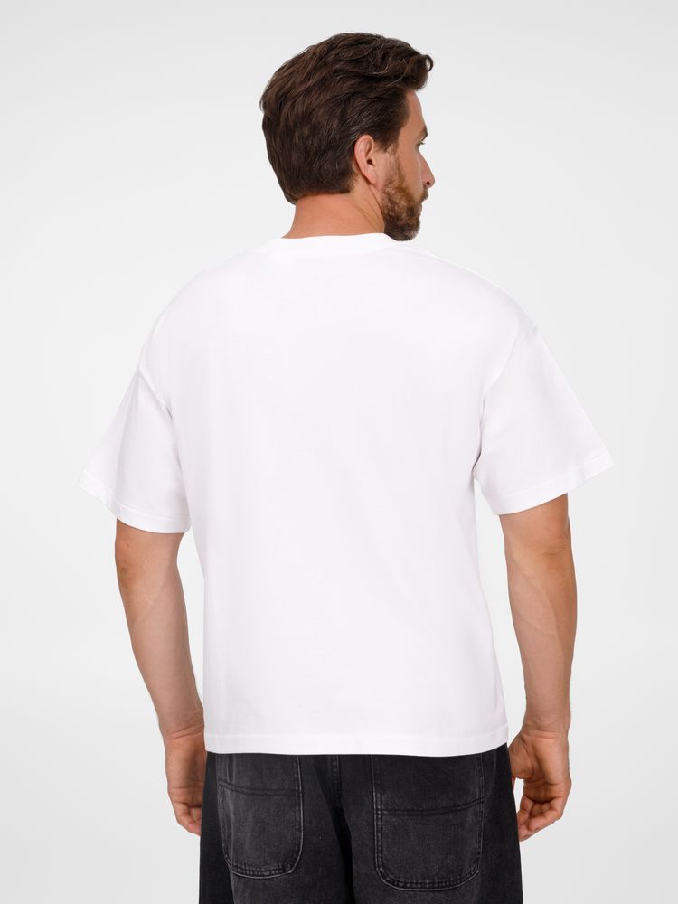 Футболка оверсайз унисекс Legacy, белая / Миниатюра модельного (1000)