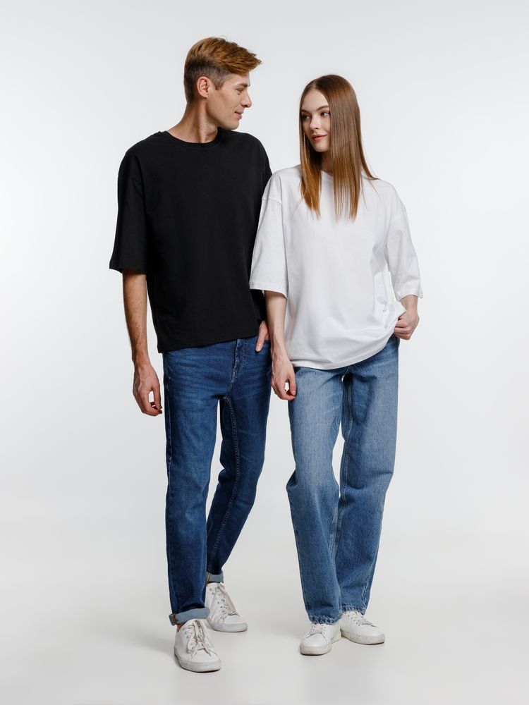 Футболка оверсайз унисекс Base Space, черная / Миниатюра модельного (1000)