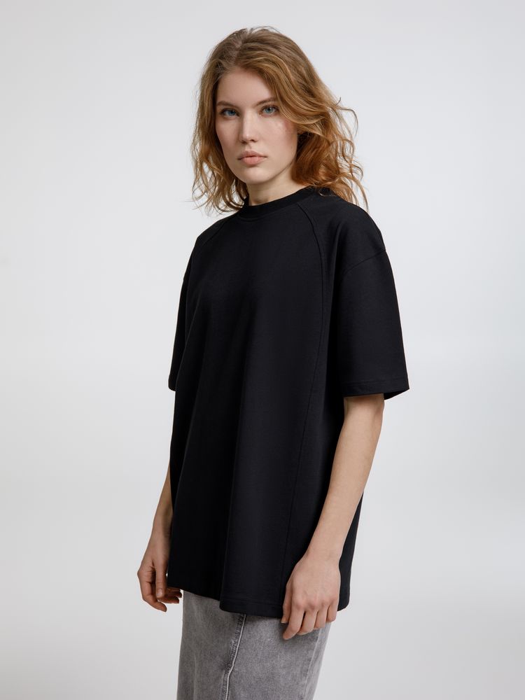 Футболка оверсайз унисекс Sideline, черная / Миниатюра модельного (1000)