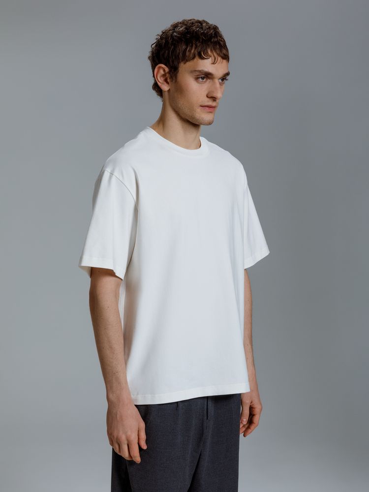 Футболка оверсайз Kangas, белая / Миниатюра модельного (1000)