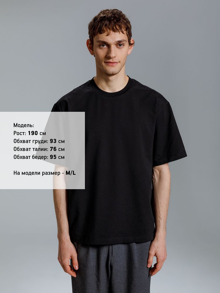 Футболка оверсайз Kangas, черная / Миниатюра модельного (1000)