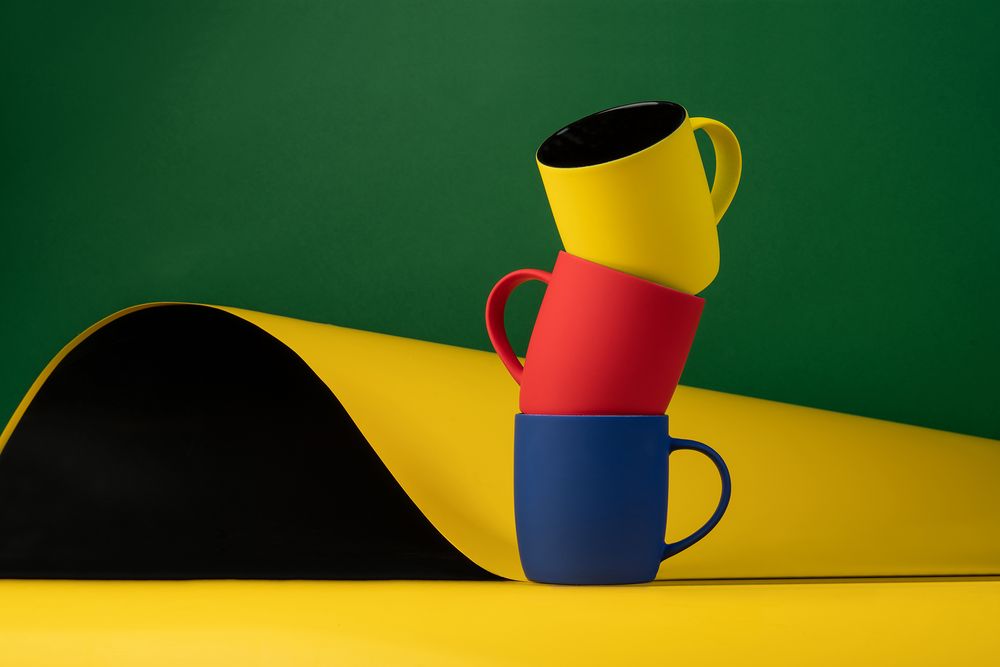 Кружка Surprise Touch Black c покрытием софт-тач, желтая / Миниатюра WWW (1000)