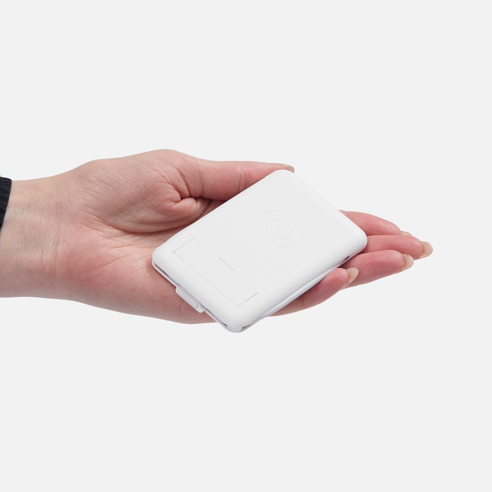 Органайзер с беспроводной зарядкой и набором адаптеров Octopod, белый / Миниатюра WWW (1000)