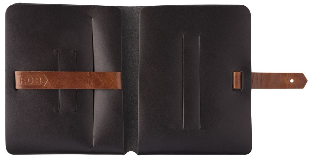 Автобумажник Leaf Explorer, черный с коричневым хлястиком / Миниатюра WWW (1000)