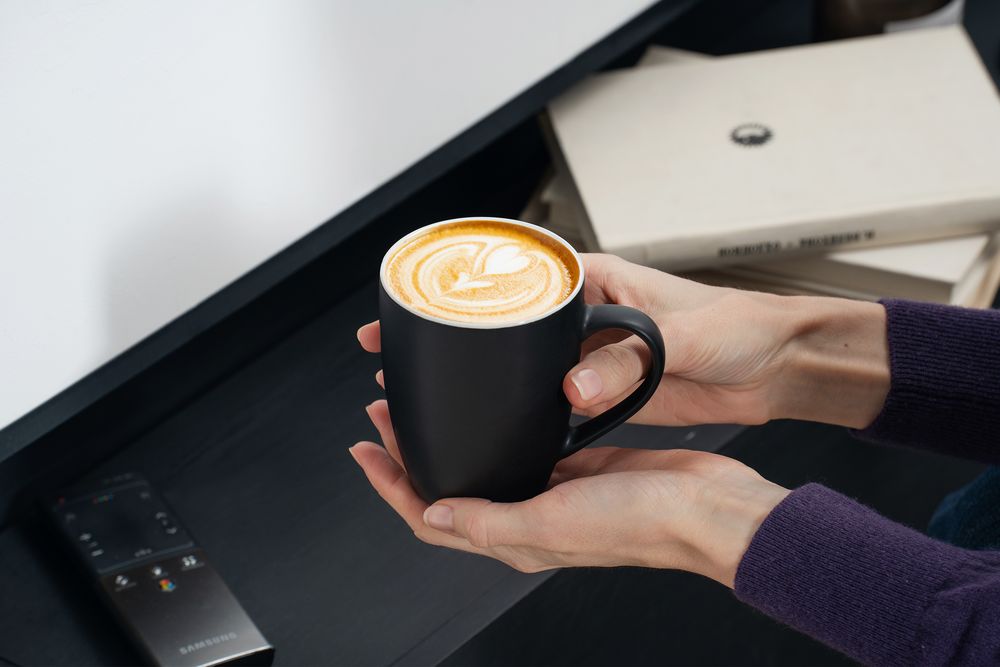 Кружка Bright Tulip, матовая, черная с белым / Миниатюра WWW (1000)