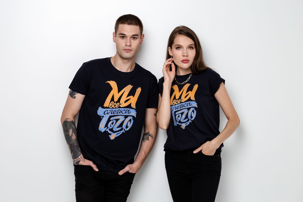 Футболка «Мы все слегка того», темно-синяя / Миниатюра WWW (1000)