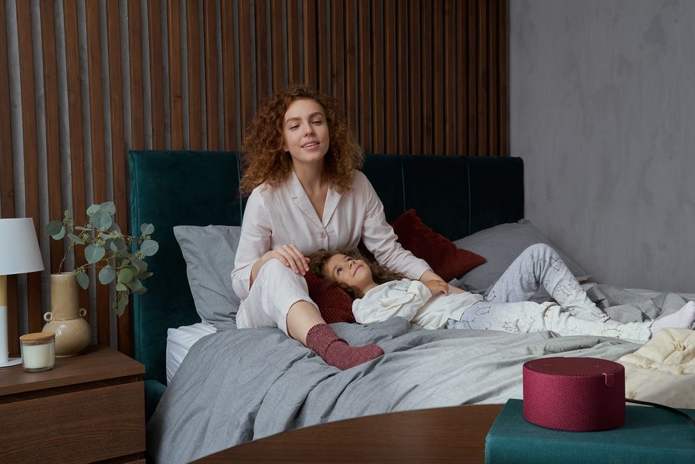 Умная колонка «Новая Яндекс Станция Мини» с часами, красная / Миниатюра WWW (1000)