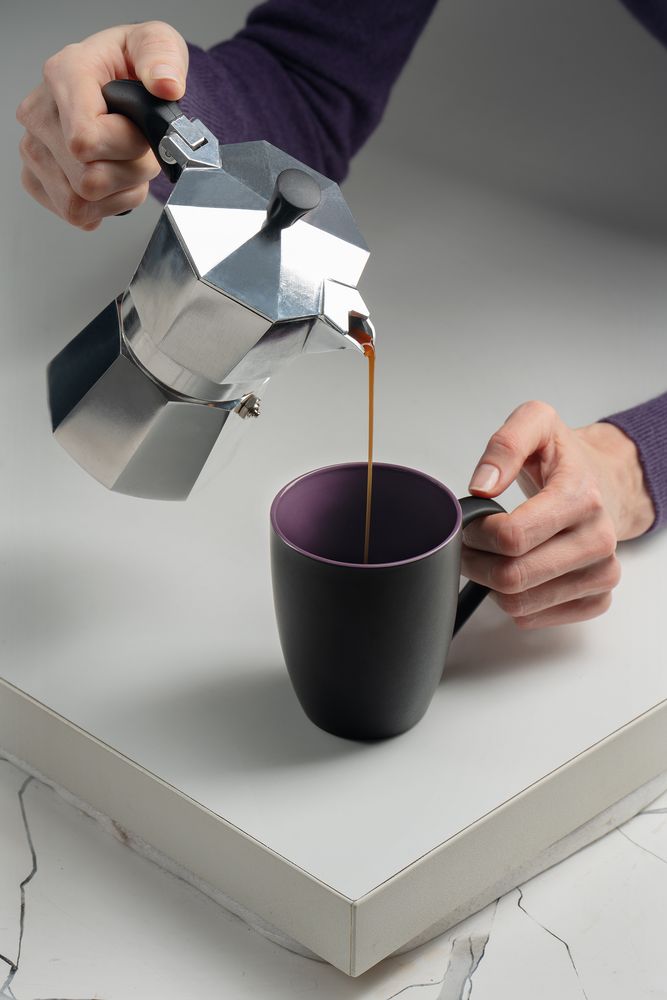 Кружка Bright Tulip, матовая, черная с фиолетовым / Миниатюра WWW (1000)