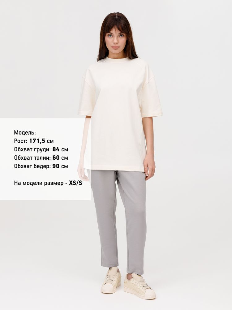 Футболка оверсайз унисекс Sideline, молочно-белая / Миниатюра модельного (1000)