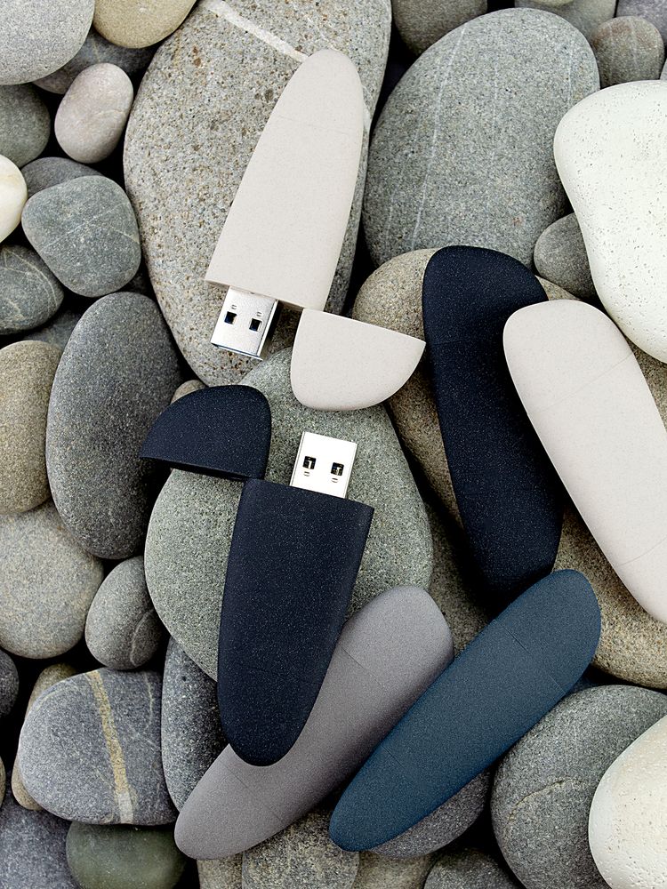 Флешка Pebble Type-C, USB 3.0, черная, 32 Гб / Миниатюра WWW (1000)