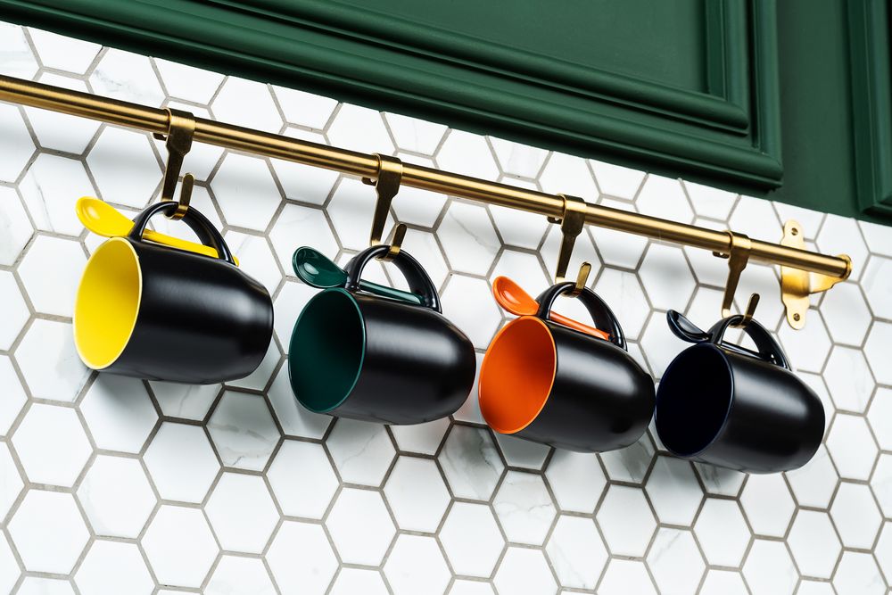 Кружка-хамелеон Melty с ложкой, черная с зеленым / Миниатюра WWW (1000)