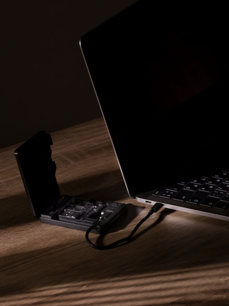 Кардридер Multitask, черный / Миниатюра имиджевого (1000)