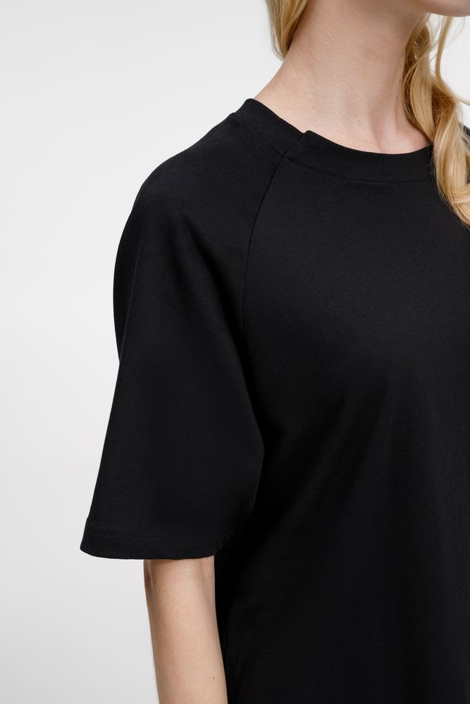 Футболка оверсайз унисекс Avenu, черная / Миниатюра модельного (1000)