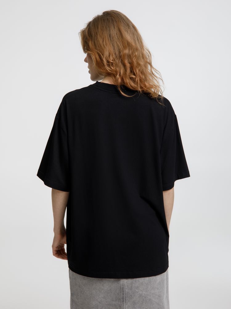Футболка оверсайз унисекс Lavinia, черная / Миниатюра модельного (1000)