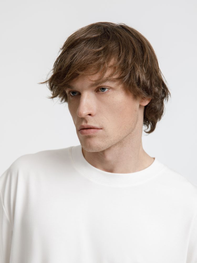 Футболка оверсайз унисекс Lavinia, белая / Миниатюра модельного (1000)