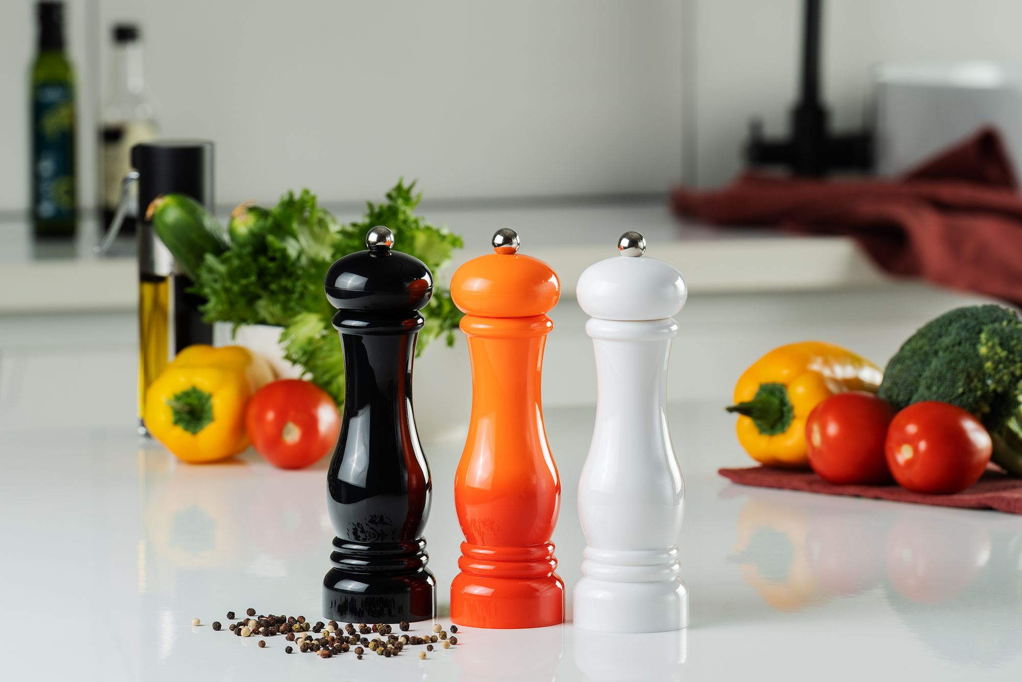 Механическая мельница для специй Gambit, оранжево-красная / Миниатюра WWW (2000)