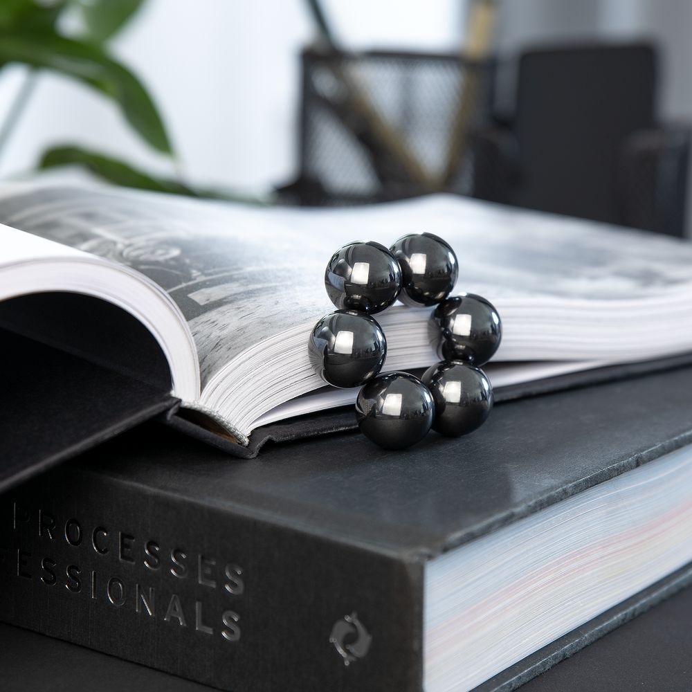 Магнитный антистресс Trifles, черный / Миниатюра имиджевого (1000)