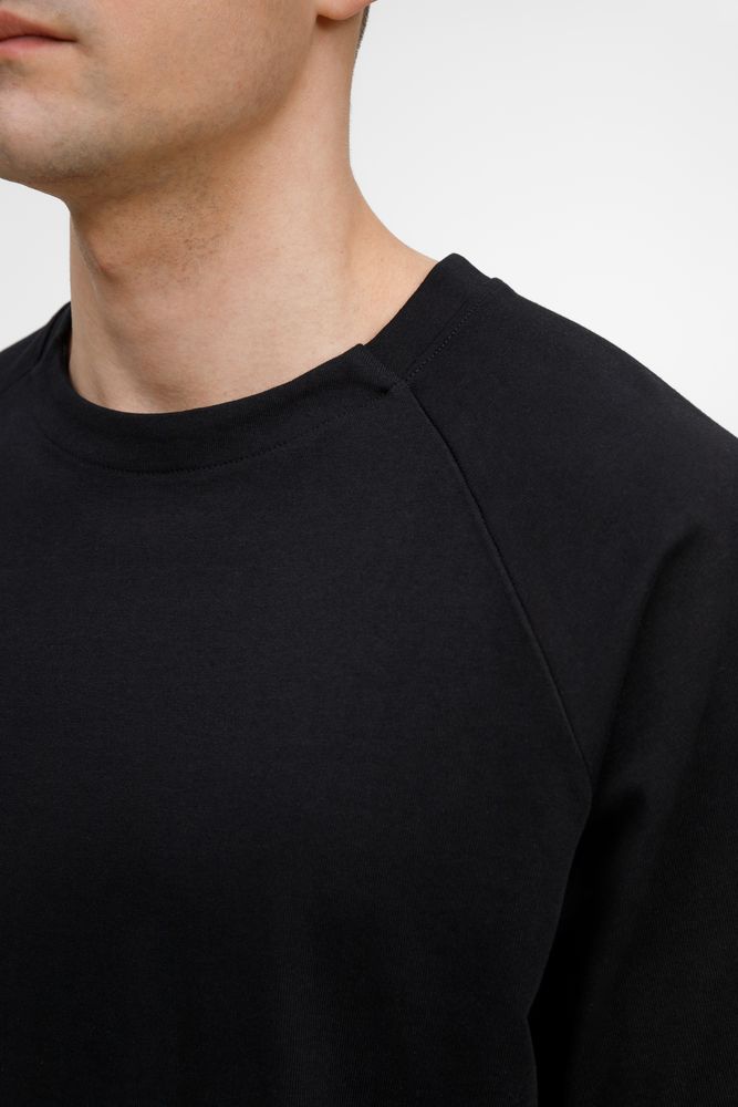 Футболка оверсайз унисекс Avenu, черная / Миниатюра модельного (1000)