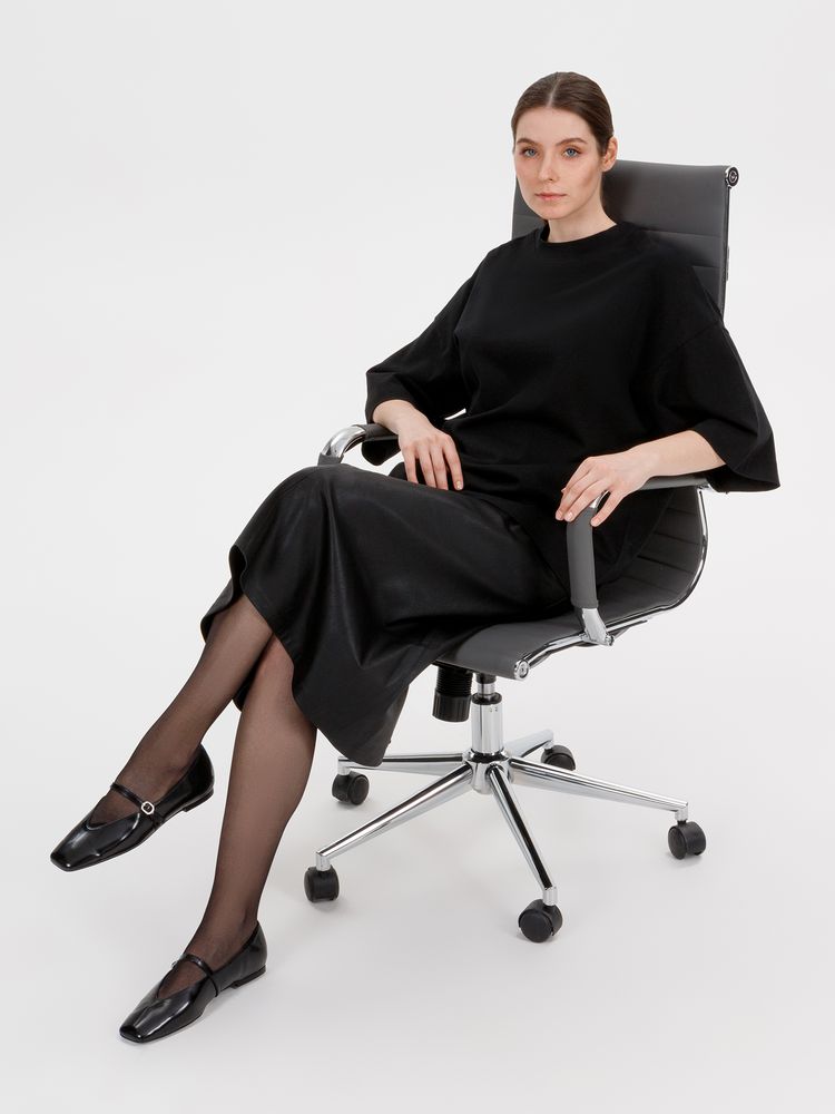 Футболка оверсайз Big Boss, черная / Миниатюра модельного (1000)