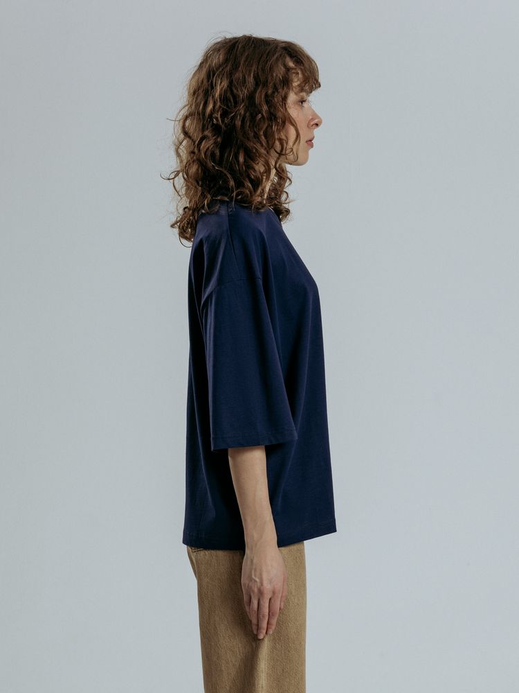 Футболка оверсайз унисекс Base Space, темно-синяя / Миниатюра модельного (1000)