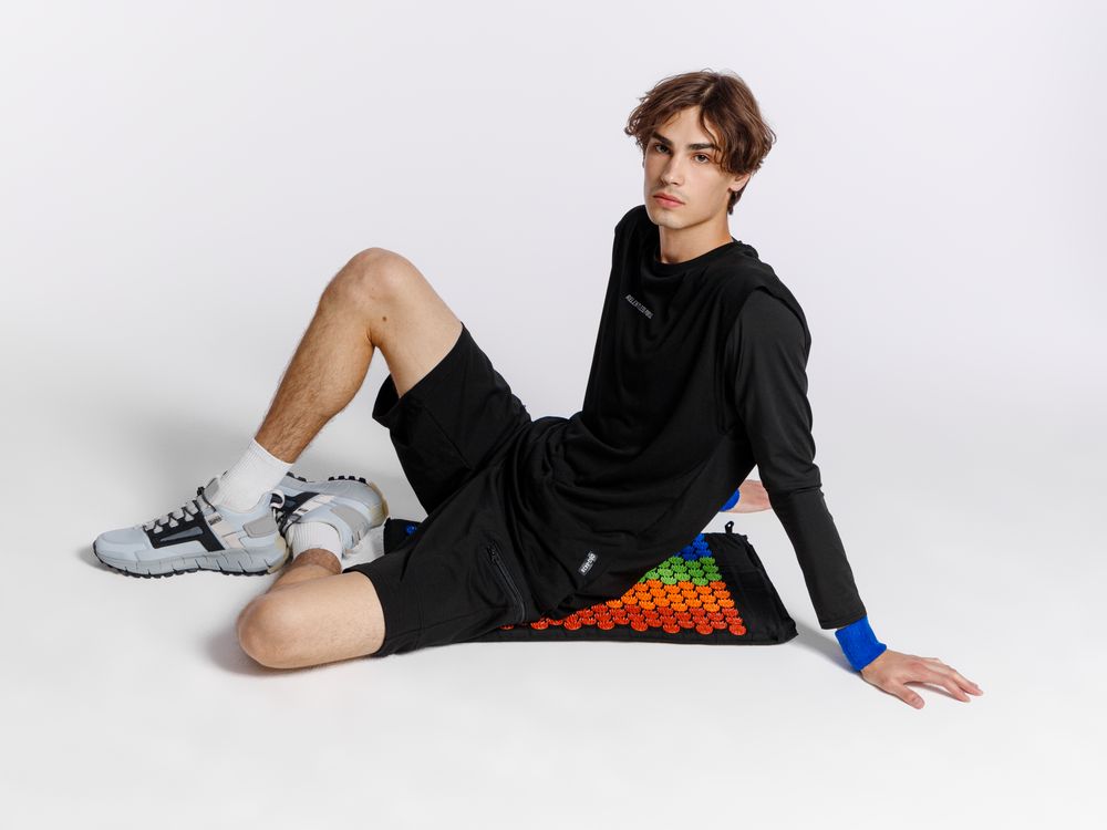 Массажный аккупунктурный коврик с валиком Iglu, разноцветный / Миниатюра модельного (1000)