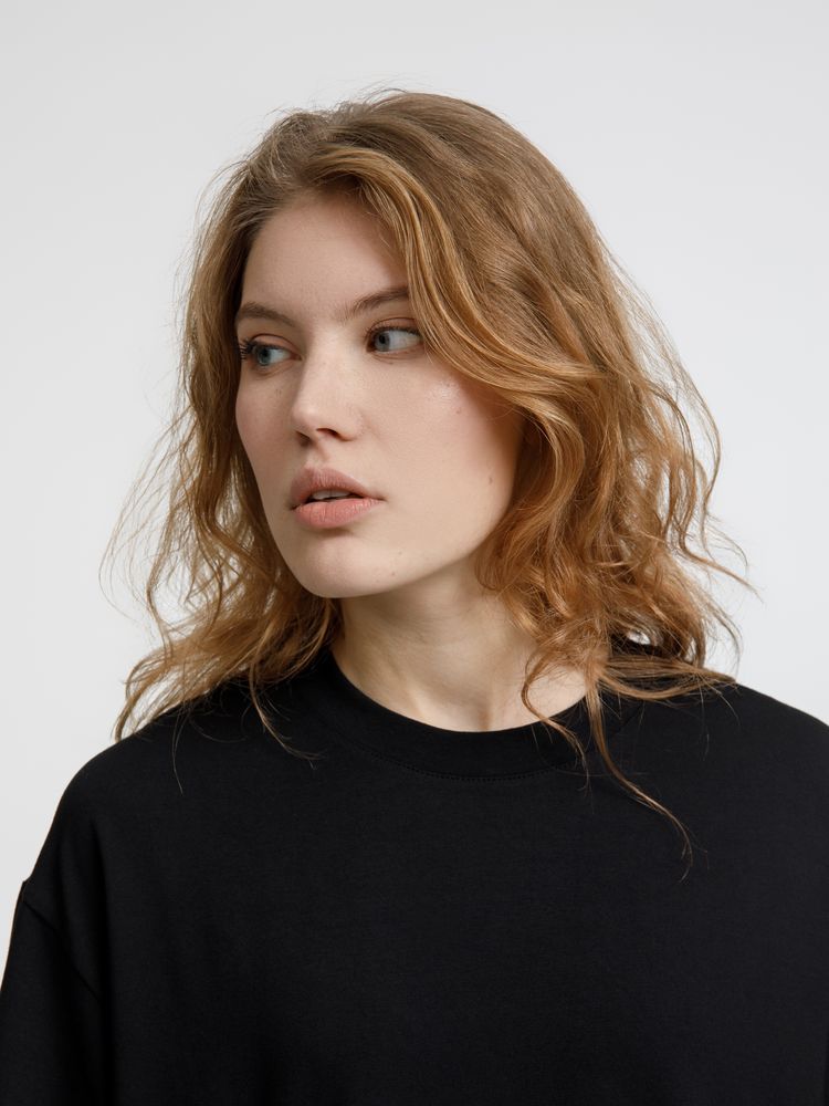 Футболка оверсайз унисекс Lavinia, черная / Миниатюра модельного (1000)