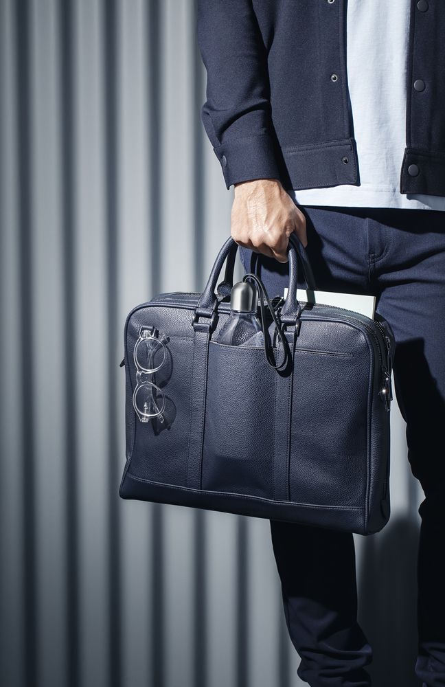 Бутылка плоская Backpack, черная / Миниатюра WWW (1000)