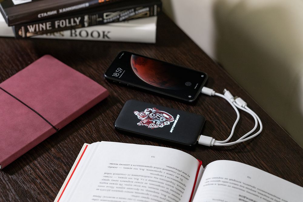 Аккумулятор с подсветкой markBright City, 10000 мАч, черный / Миниатюра WWW (1000)