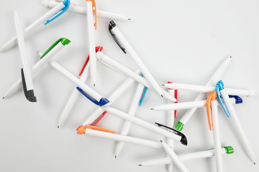 Ручка шариковая Favorite, белая с красным / Миниатюра WWW (1000)