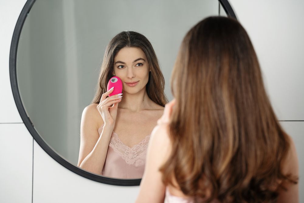 Силиконовая щетка для лица FC03, розовая / Миниатюра WWW (1000)