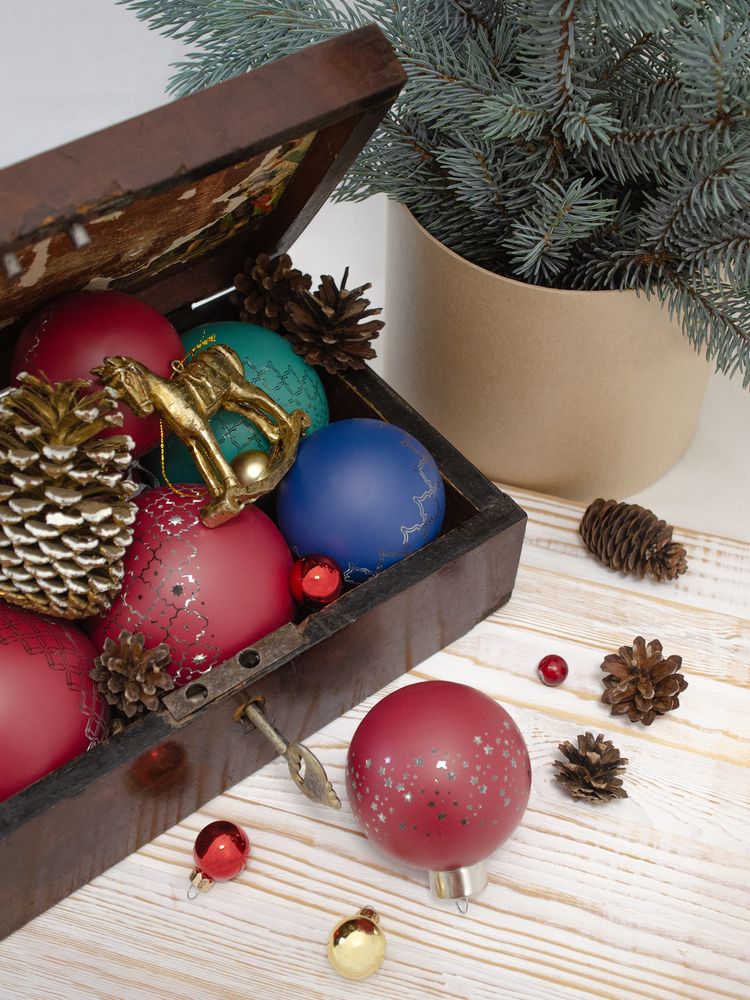 Елочный шар Stars с лентой, 10 см, зеленый / Миниатюра WWW (1000)