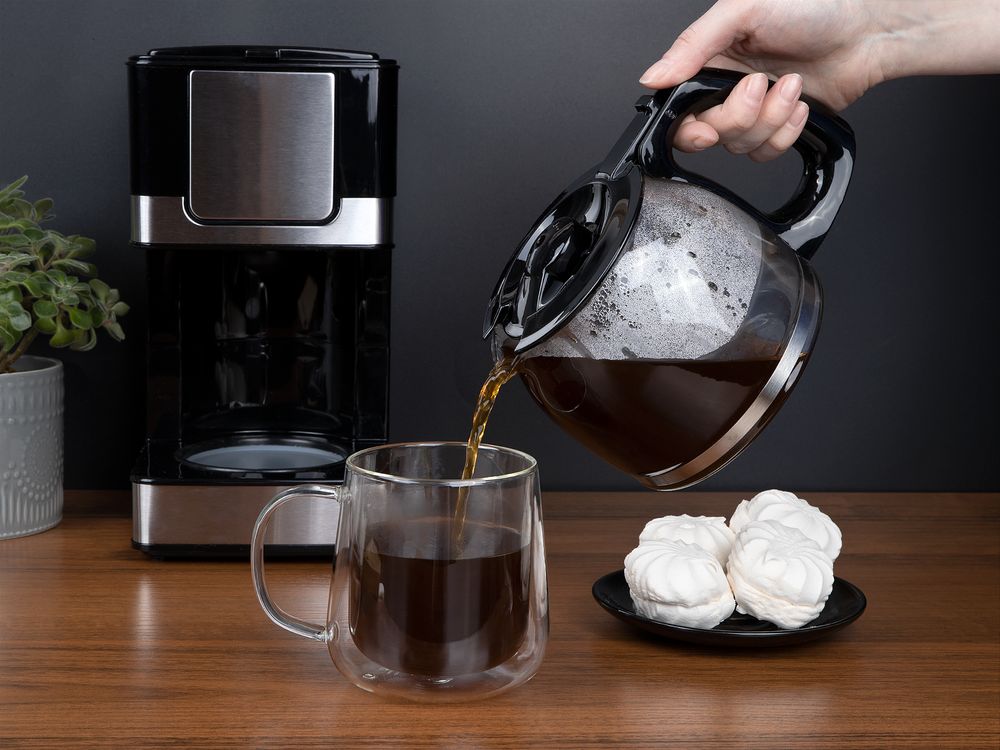 Электрическая кофеварка DayDriver, черно-серебристая / Миниатюра WWW (1000)