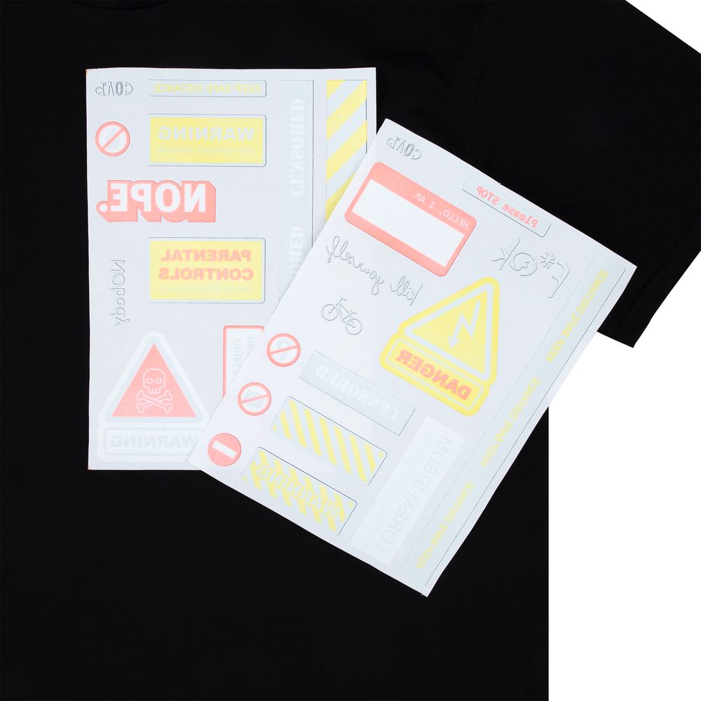 Футболка оверсайз с термонаклейками Cautions, черная / Миниатюра WWW (1000)