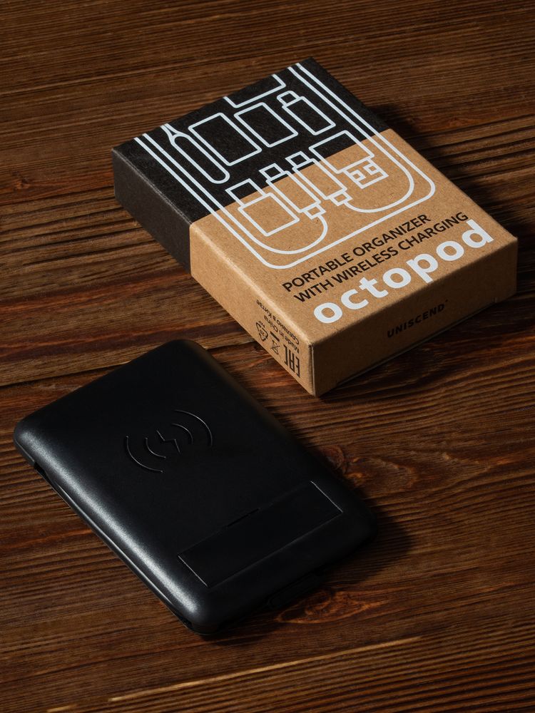 Органайзер с беспроводной зарядкой и набором адаптеров Octopod, черный / Миниатюра WWW (1000)