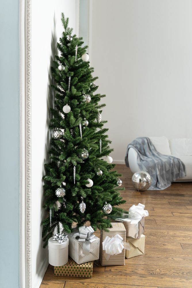 Искусственная ель Fuzzy Half, 180 см / Миниатюра WWW (1000)