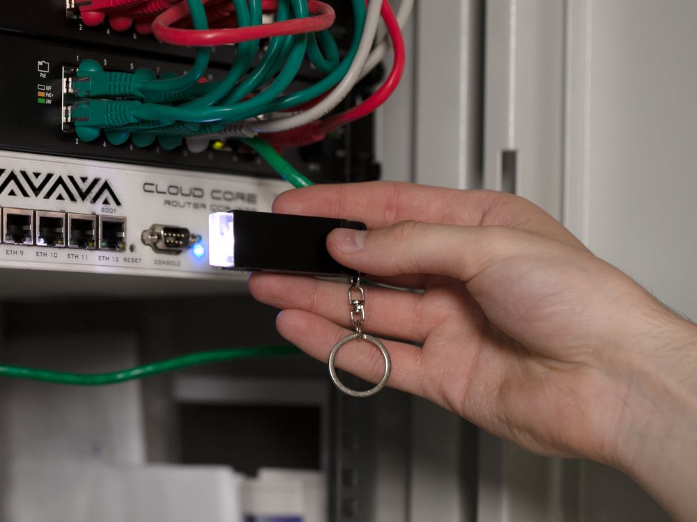 Брелок-фонарик Just Ray, черный / Миниатюра WWW (1000)