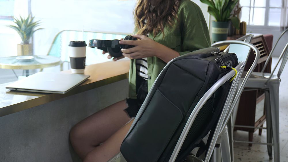 Рюкзак FlipPack, черный с зеленым / Миниатюра WWW (1000)