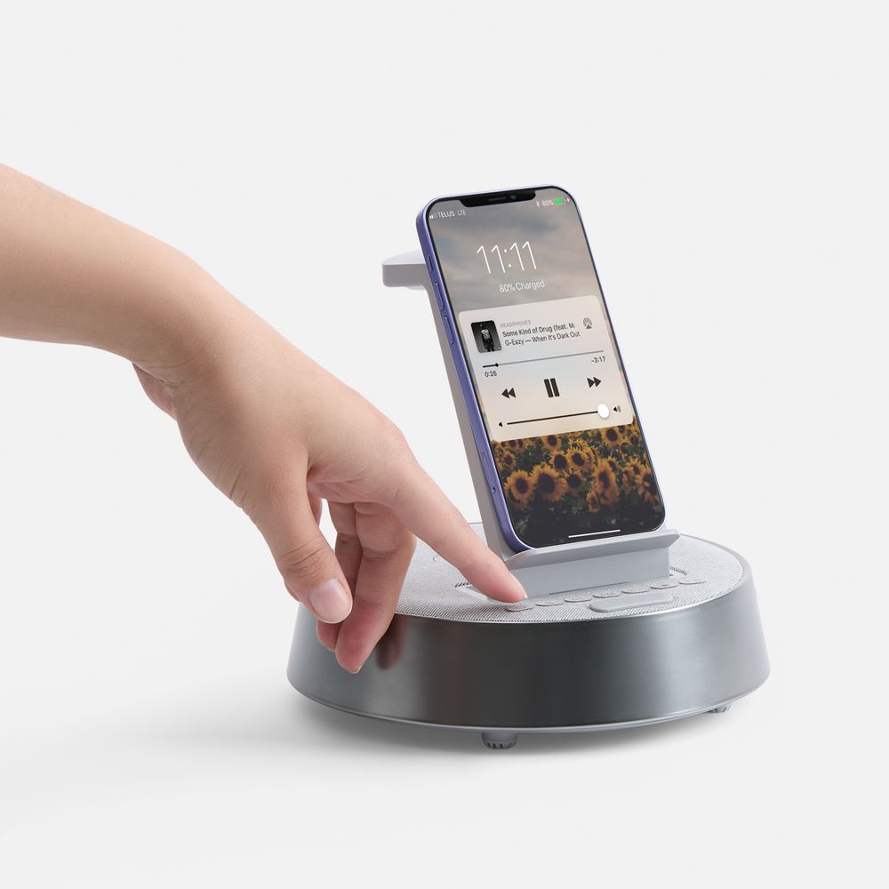 Bluetooth-колонка с беспроводной зарядкой и часами netEnergy, серая / Миниатюра WWW (1000)