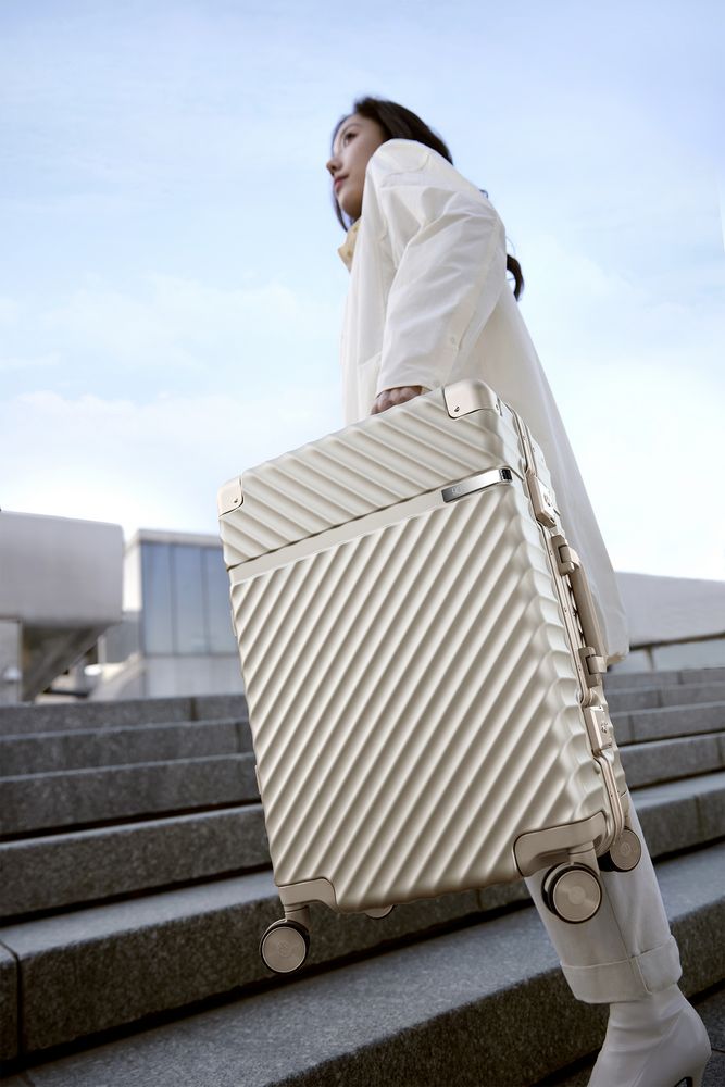 Чемодан Aluminum Frame PC Luggage V1, золотистый / Миниатюра WWW (1000)