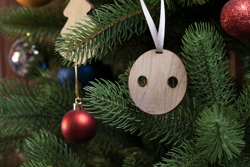 Деревянная подвеска Carving, в форме пуговицы Санты / Миниатюра WWW (1000)