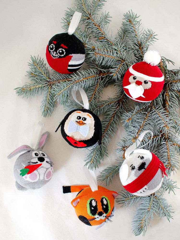 Елочный шар «Заяц с морковкой» / Миниатюра WWW (1000)