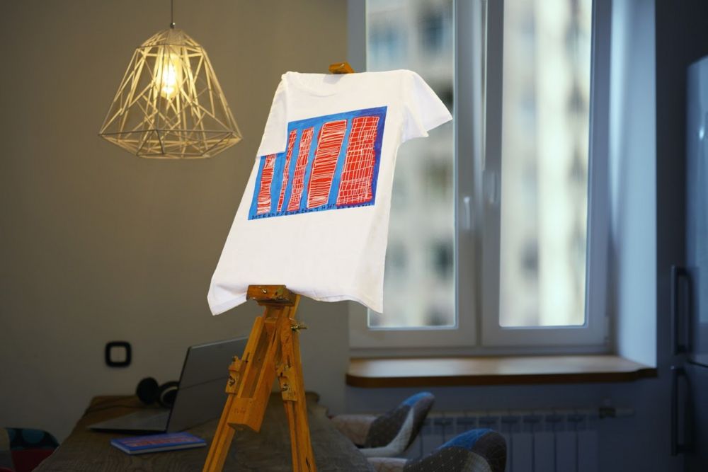 Футболка женская «Небоскребы», белая / Миниатюра WWW (1000)