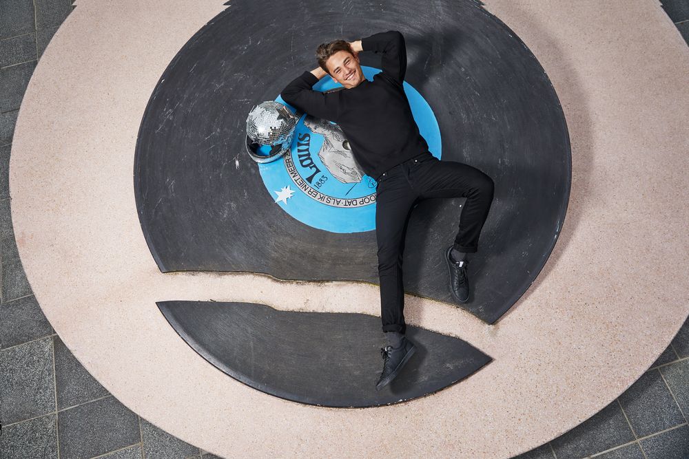 Толстовка ID.002 темно-синяя / Миниатюра WWW (1000)