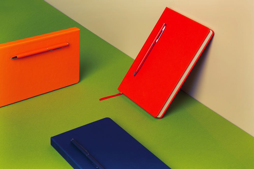 Ежедневник Magnet Shall, недатированный, синий, с белой бумагой / Миниатюра WWW (1000)